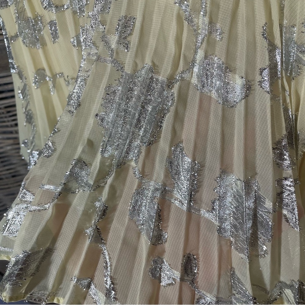 Girl’s Self-Portrait Metallic Jacquard Tiered Dress - size 7/8 - Picture 13 of 13